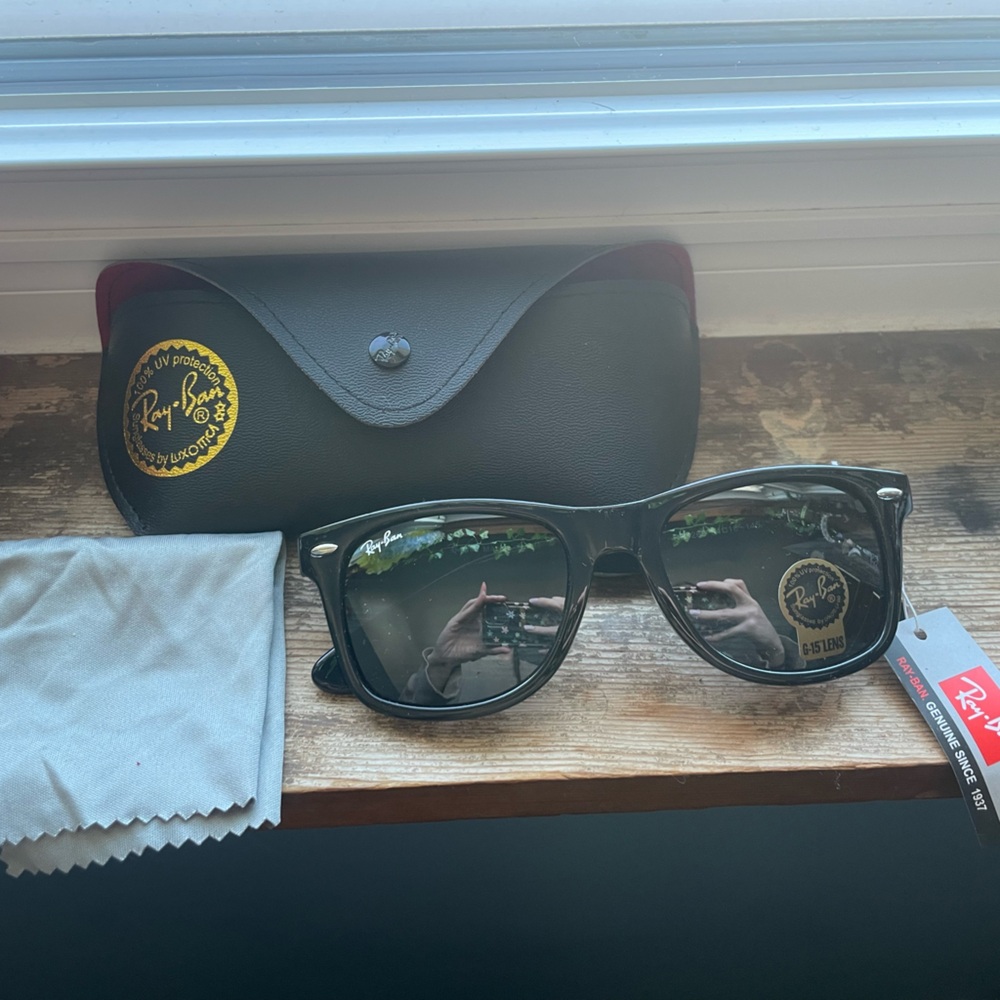 Ray-Ban Black Sunglasses with Case